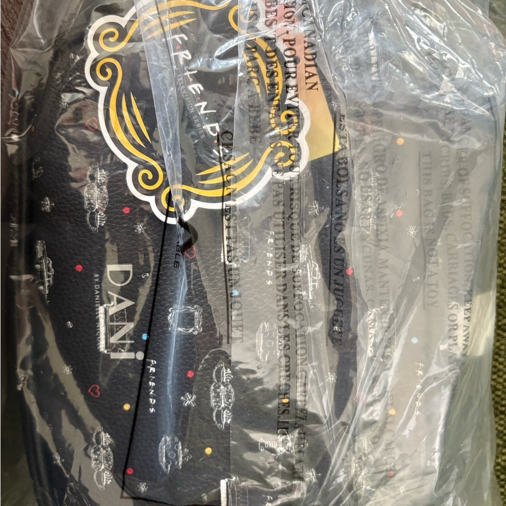 Danielle Nicole Black Central Perk Bag - Picture 2 of 2
